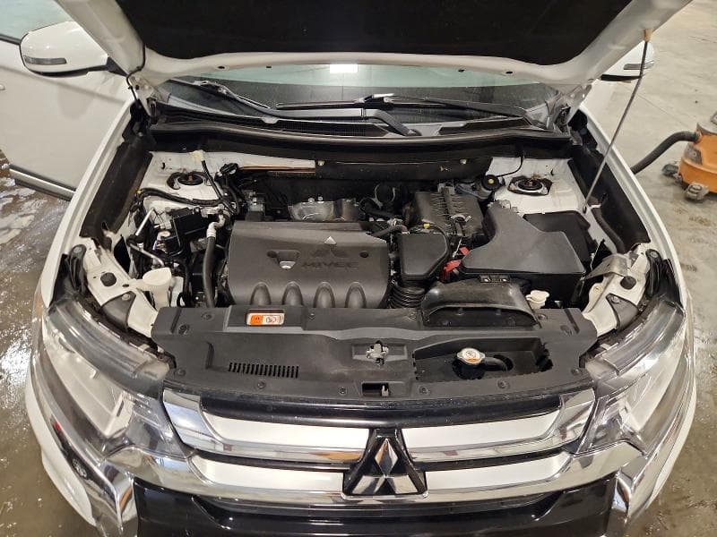 2018 MITSUBISHI OUTLANDER SE 12