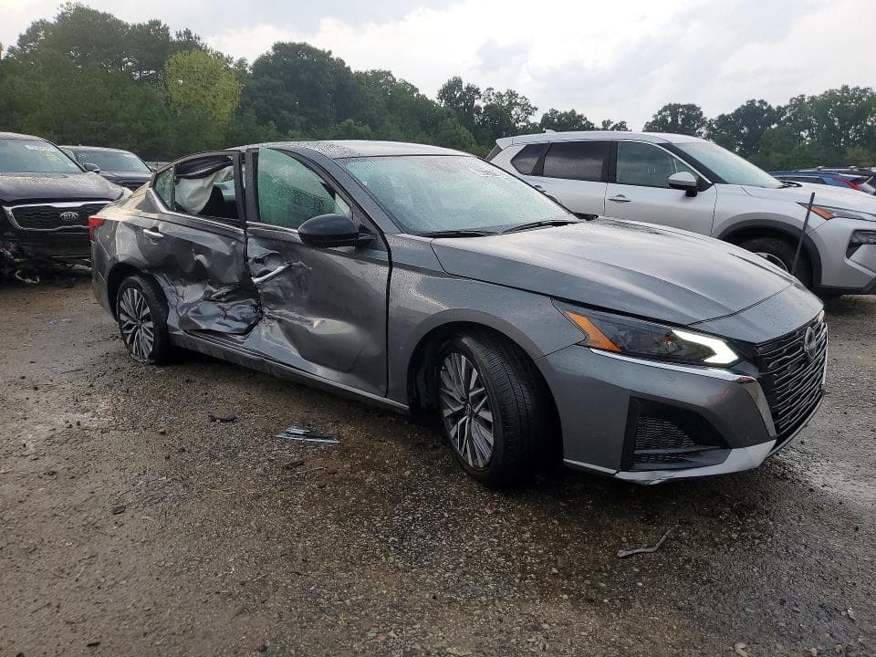 2025 NISSAN ALTIMA SV 4