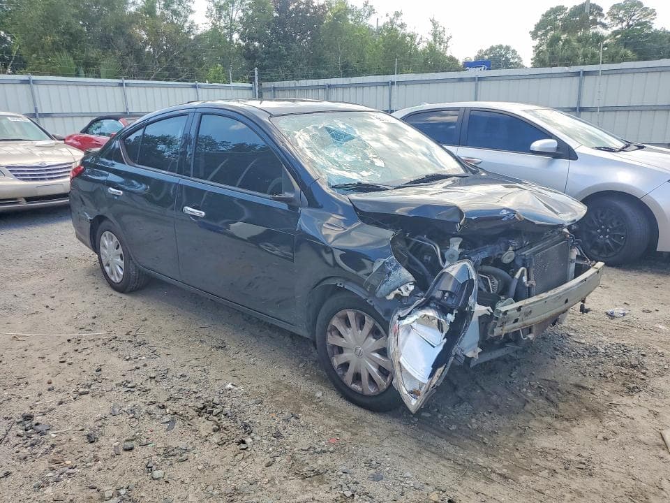 2017 NISSAN VERSA 1.6 SV 4