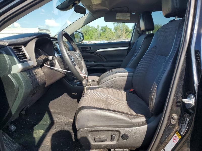 2017 TOYOTA HIGHLANDER LE PLUS 7