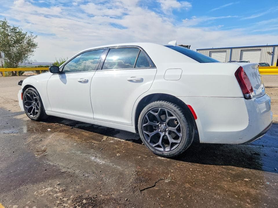 2019 CHRYSLER 300 TOURING 2