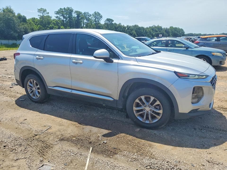 2019 HYUNDAI SANTA FE SE 4