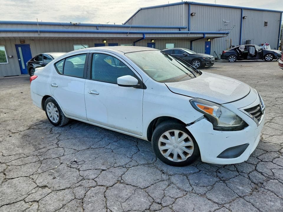 2019 NISSAN VERSA SV 4
