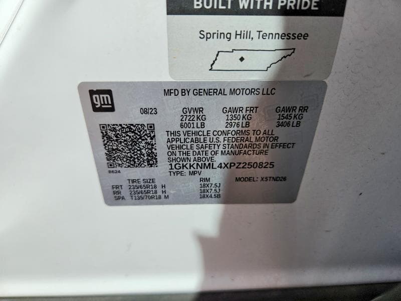 2023 GMC ACADIA SLT 14