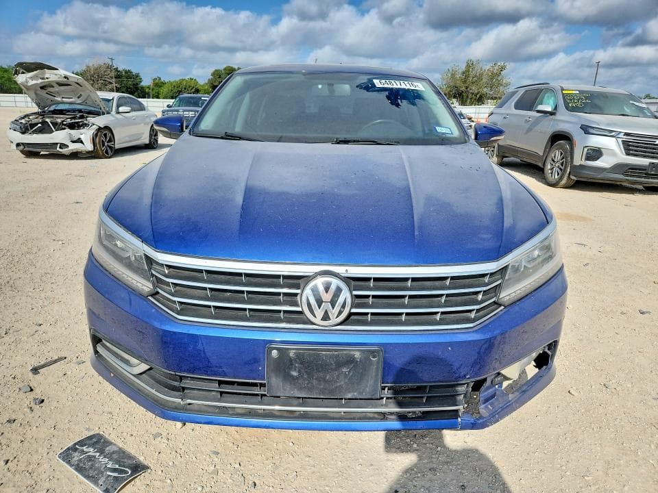 2017 VOLKSWAGEN PASSAT SE 5