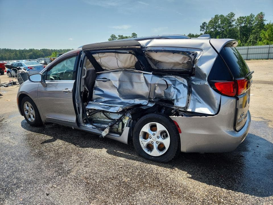 2017 CHRYSLER PACIFICA TOURING L PLUS 2