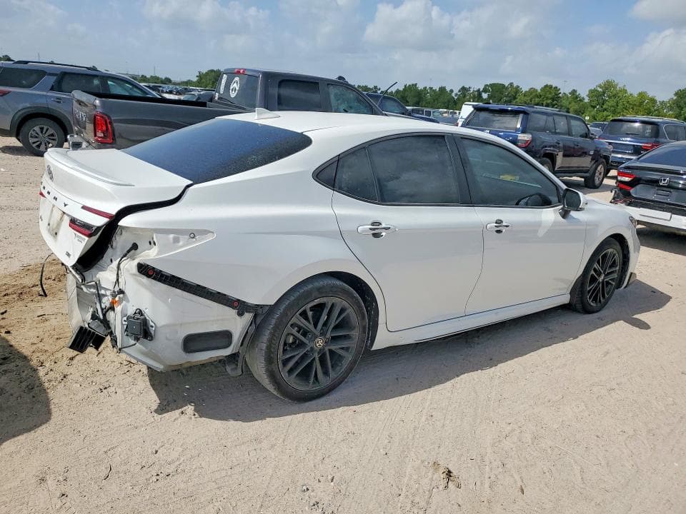 2025 TOYOTA CAMRY SE 3