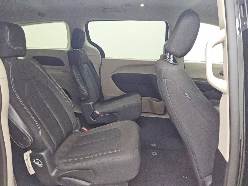 2021 CHRYSLER VOYAGER LX 11