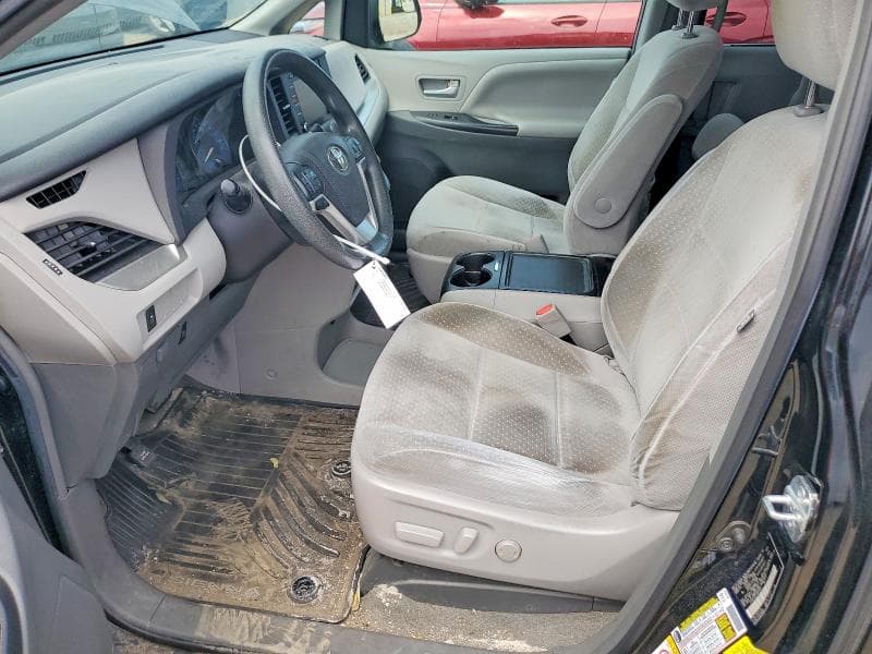 2018 TOYOTA SIENNA LE 7