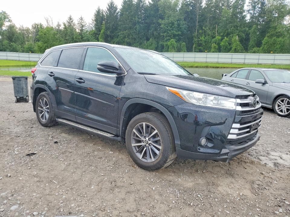 2019 TOYOTA HIGHLANDER XLE 4