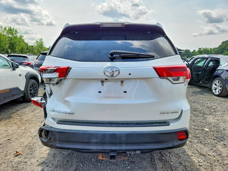 2019 TOYOTA HIGHLANDER XLE 6