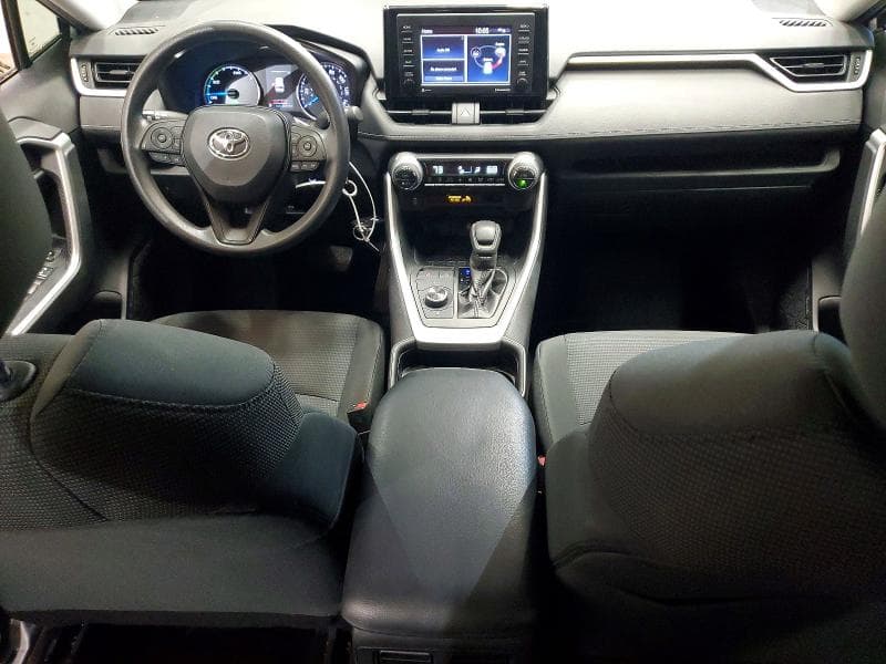 2020 TOYOTA RAV4 LE 8