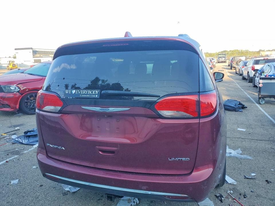 2019 CHRYSLER PACIFICA LIMITED 6