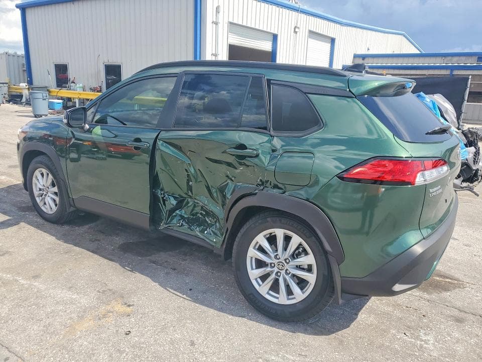 2025 TOYOTA COROLLA CROSS LE 2