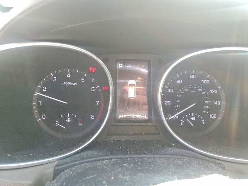 2018 HYUNDAI SANTA FE SE 9