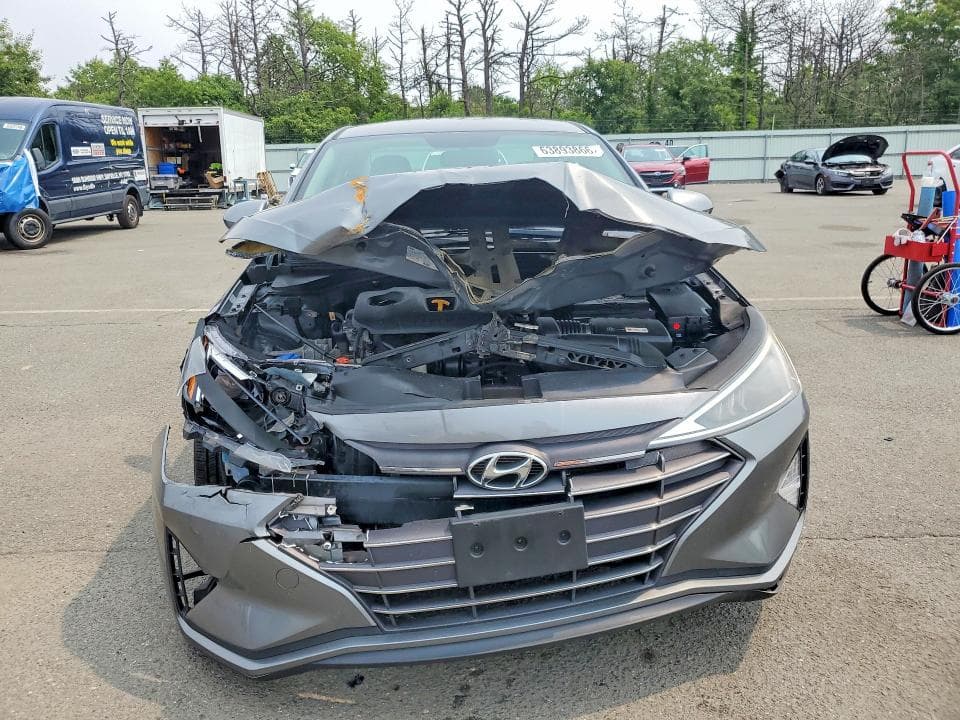 2019 HYUNDAI ELANTRA SE 5