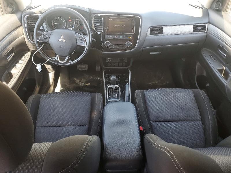 2018 MITSUBISHI OUTLANDER SE 8