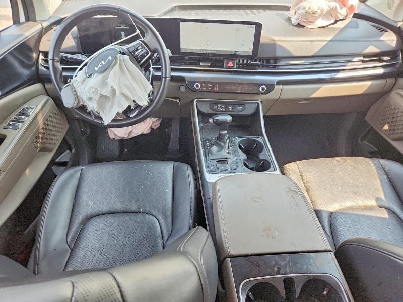 2025 KIA CARNIVAL LXS 8