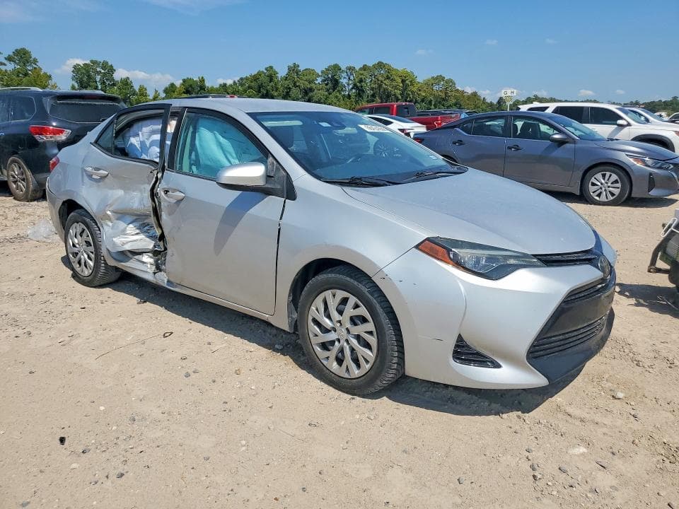 2017 TOYOTA COROLLA LE 4