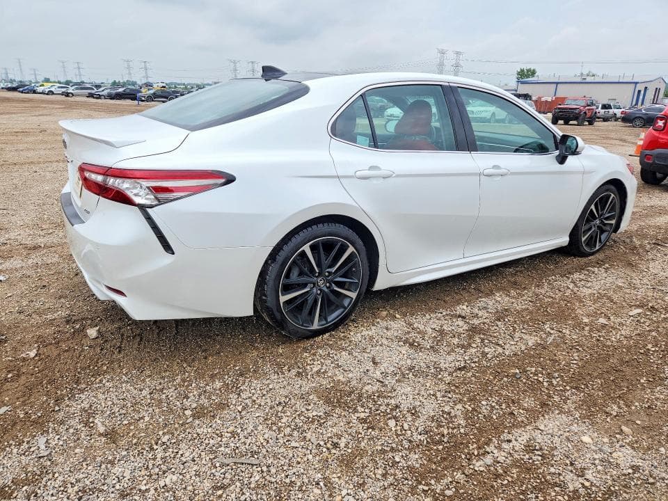 2018 TOYOTA CAMRY XSE V6 3