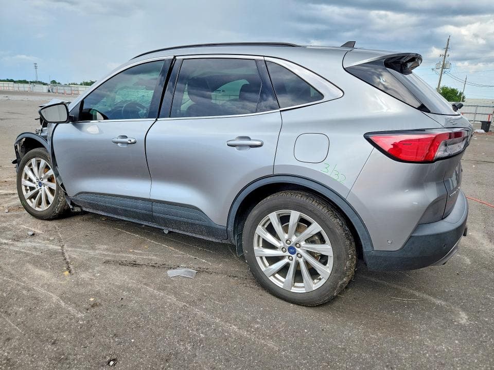 2021 FORD ESCAPE TITANIUM 2
