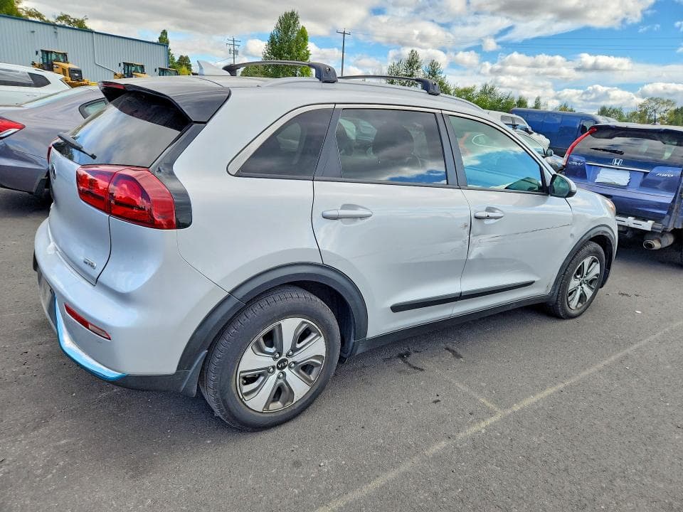 2018 KIA NIRO LX 3