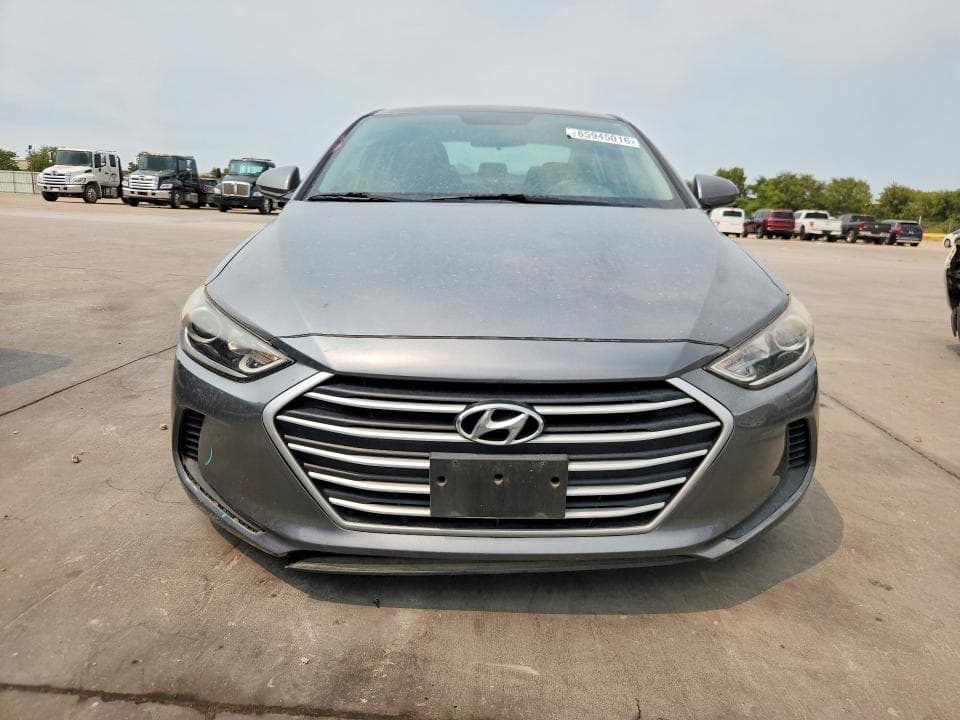 2018 HYUNDAI ELANTRA SE 5