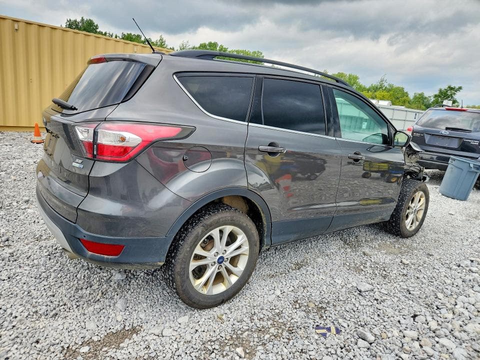 2017 FORD ESCAPE SE 3