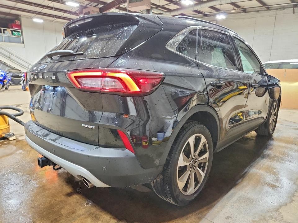 2025 FORD ESCAPE PLATINUM 3
