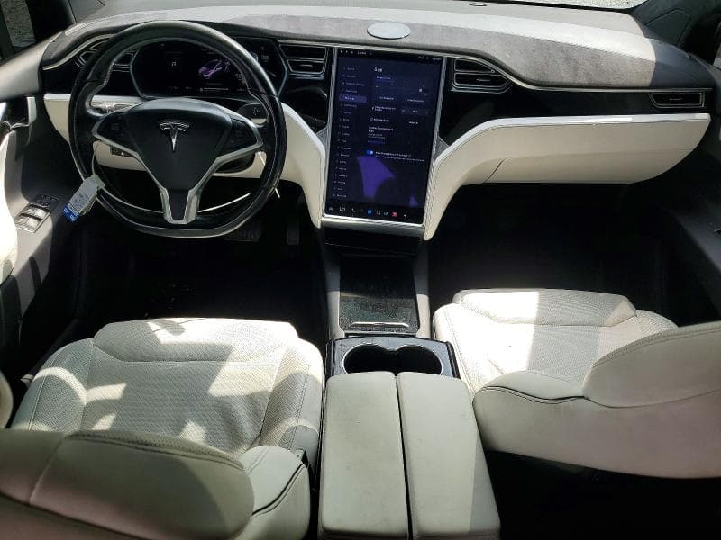 2017 TESLA MODEL X 8