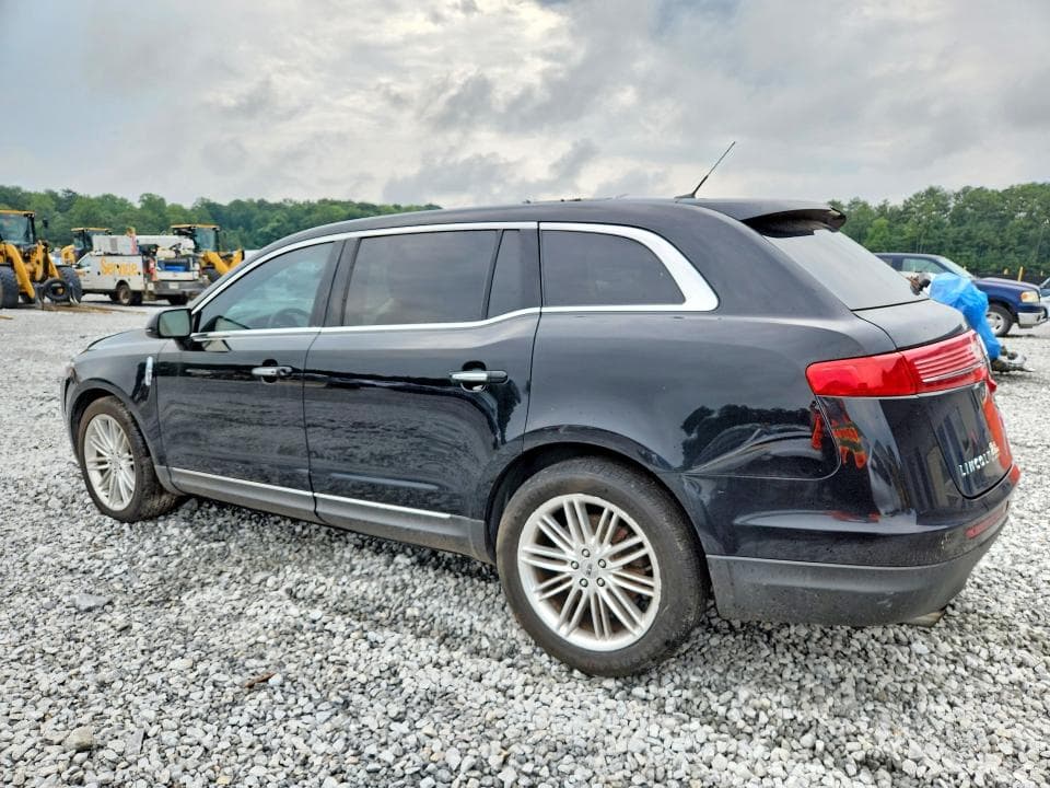 2018 LINCOLN MKT 2