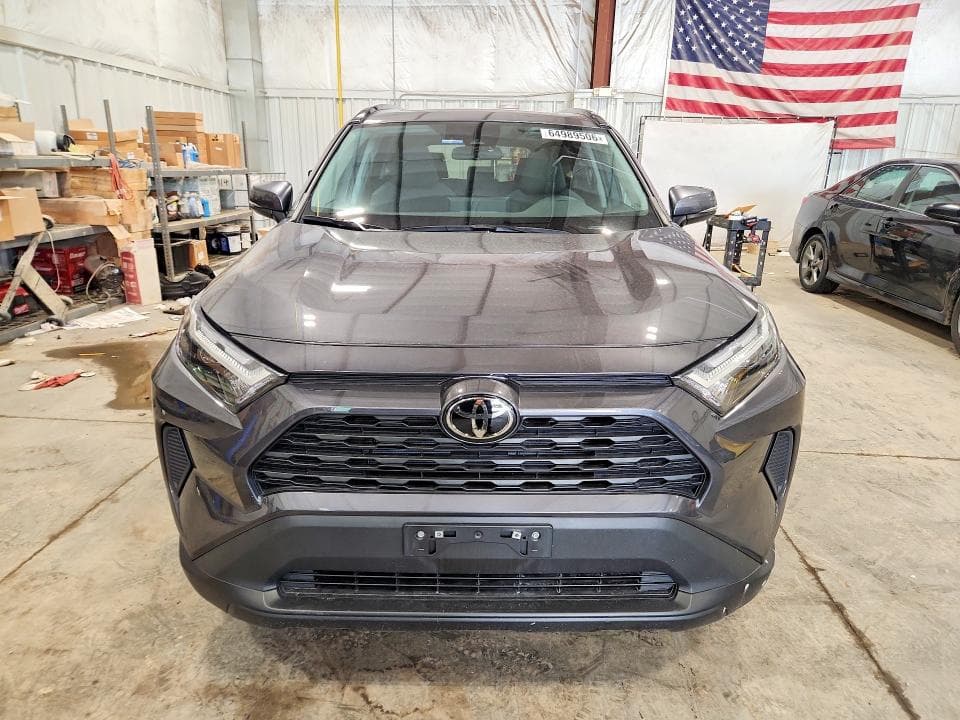 2023 TOYOTA RAV4 XLE 5
