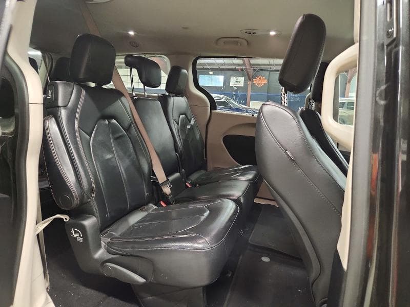 2017 CHRYSLER PACIFICA 11
