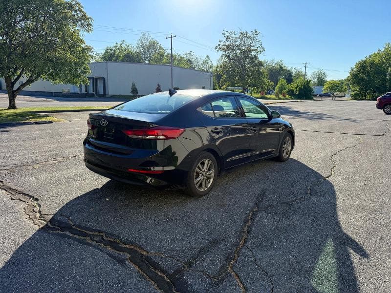 2018 HYUNDAI ELANTRA SEL 4