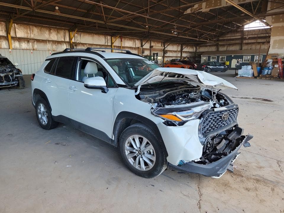 2024 TOYOTA COROLLA CROSS LE 4