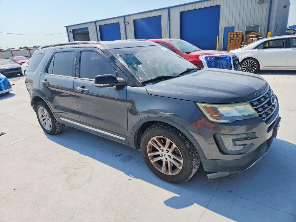 2017 FORD EXPLORER XLT 4
