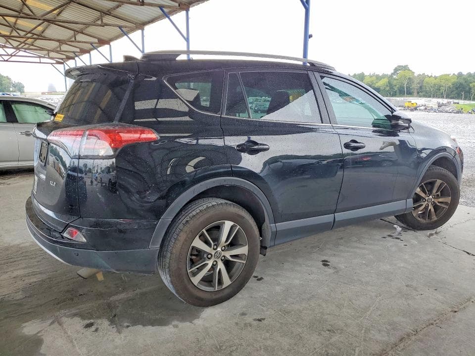 2017 TOYOTA RAV4 XLE 3
