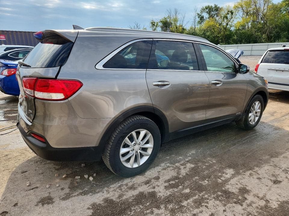2018 KIA SORENTO LX 3