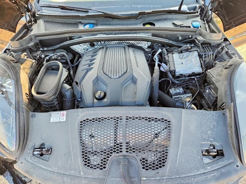 2024 PORSCHE MACAN BASE/T 12