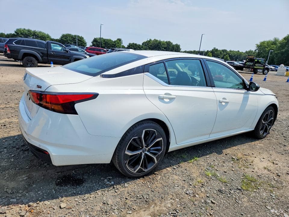 2024 NISSAN ALTIMA SR 3