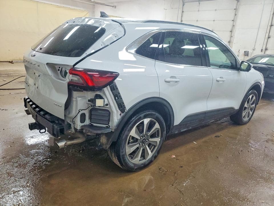 2025 FORD ESCAPE PLATINUM 3