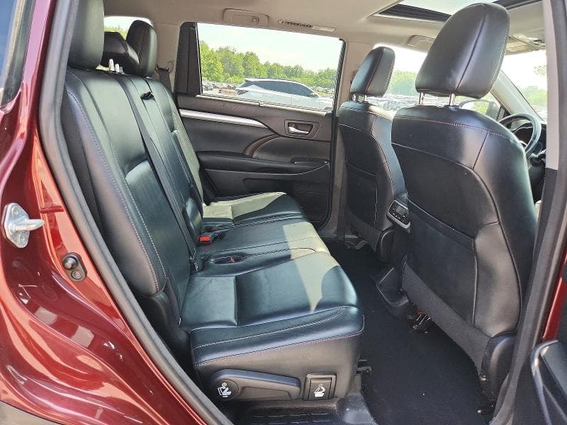 2017 TOYOTA HIGHLANDER XLE 11