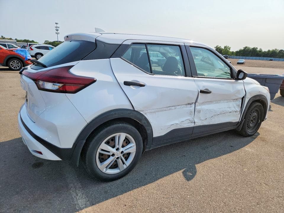 2022 NISSAN KICKS S 3
