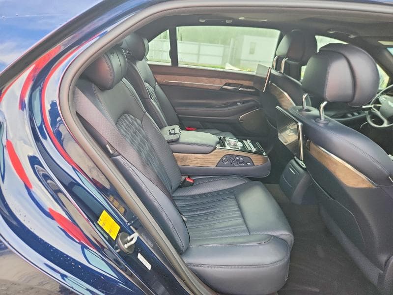 2021 GENESIS G90 ULTIMATE 10
