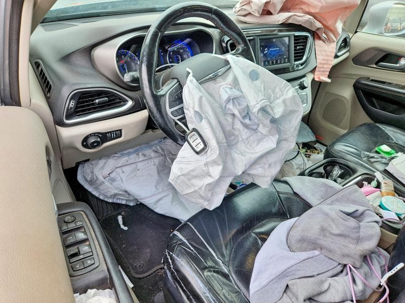 2020 CHRYSLER PACIFICA TOURING L 8
