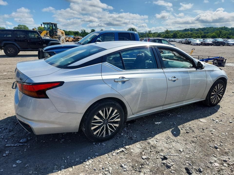 2023 NISSAN ALTIMA SV 3