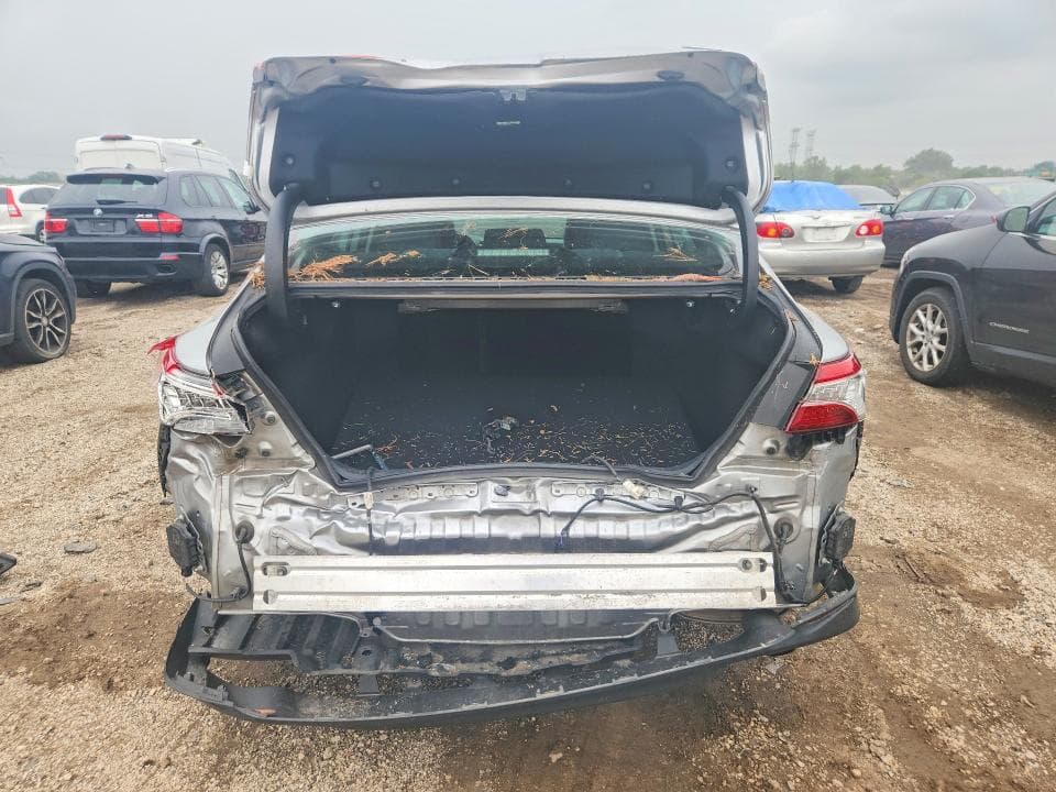 2019 TOYOTA CAMRY XLE 6