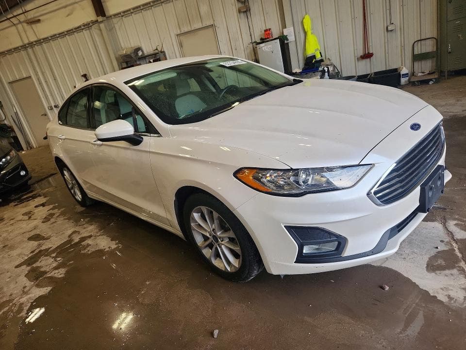 2020 FORD FUSION SE 4