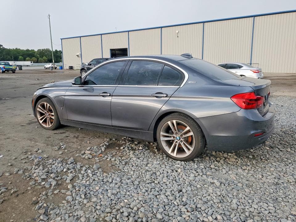 2018 BMW 330E 2