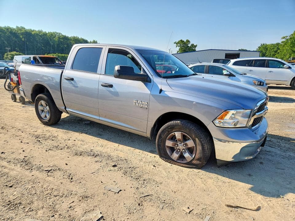 2023 RAM 1500 CLASSIC SLT 4